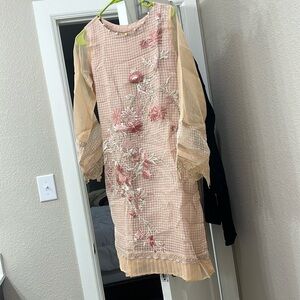 Threads and motifs 3 piece organza suit, pure grib trouser and chiffon dupata